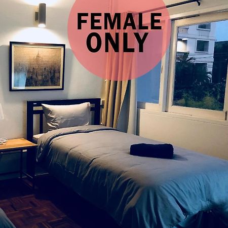 Bed and Breakfast Pingplalee Female House Bangkok Esterno foto